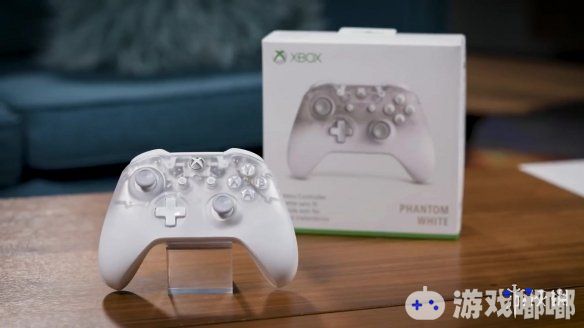 Xbox One的Phantom White魅影白特别版手柄相信很多玩家都想要一个吧？今天Xbox官方油管公布这款手柄的开箱视频，一起来看一下！